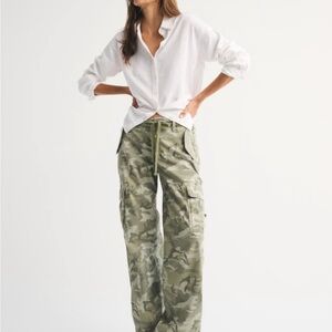 NWT Abercrombie & Fitch Low Rise Ultra Loose Cargo Pant